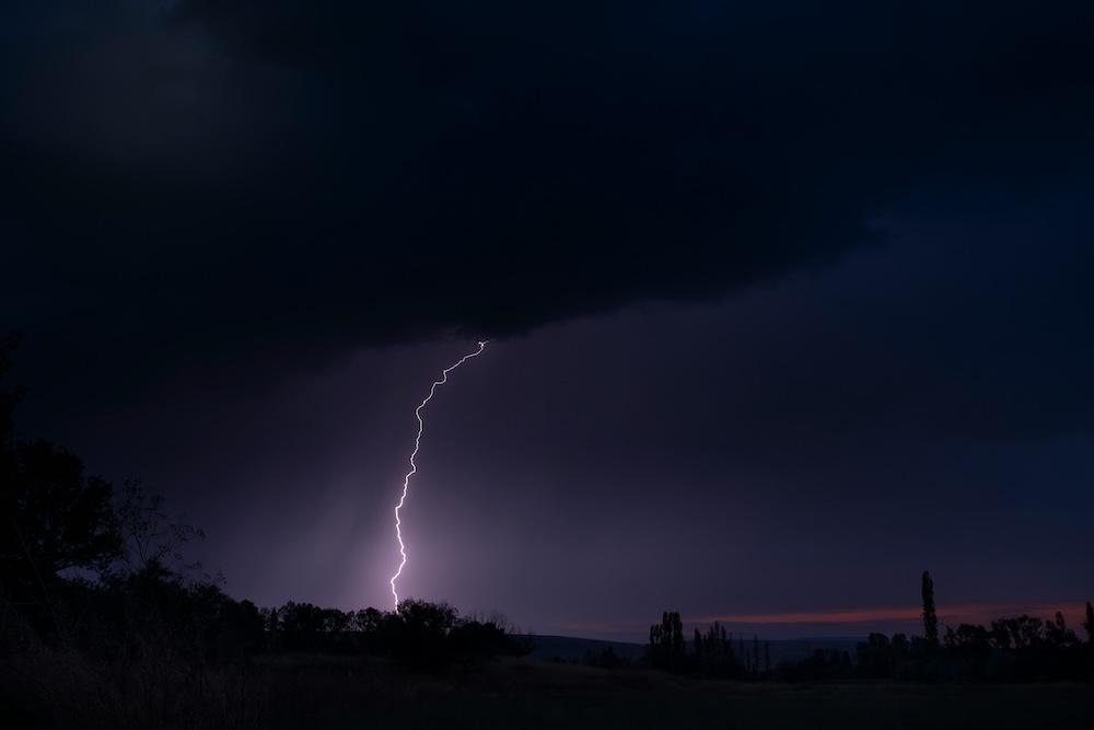 what to do if lightning strikes your house